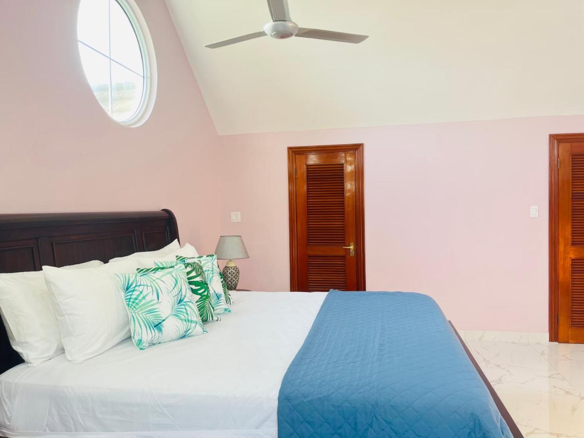 Luxury Apartments And Rooms,The Lagoons Montego Bay Exteriör bild