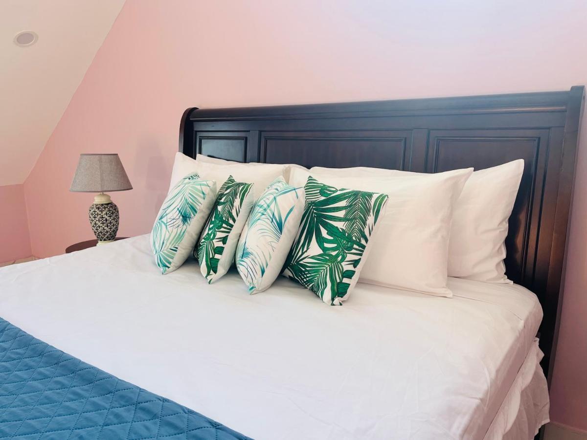 Luxury Apartments And Rooms,The Lagoons Montego Bay Exteriör bild