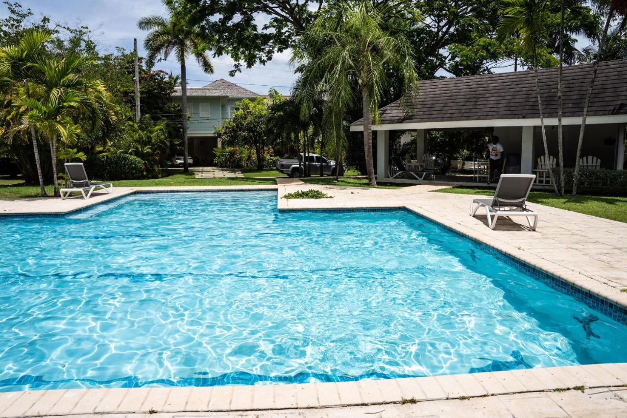Luxury Apartments And Rooms,The Lagoons Montego Bay Exteriör bild