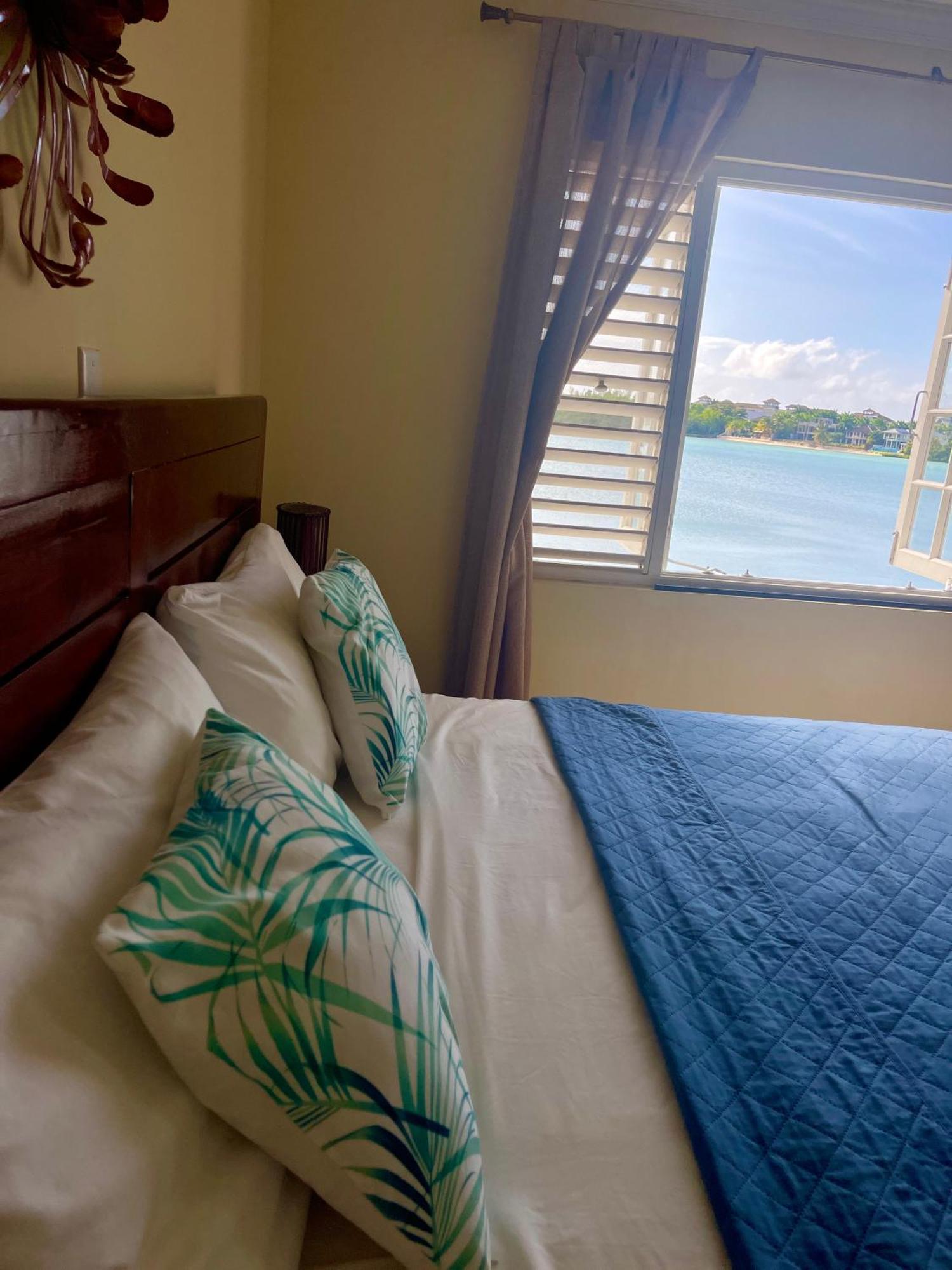 Luxury Apartments And Rooms,The Lagoons Montego Bay Exteriör bild