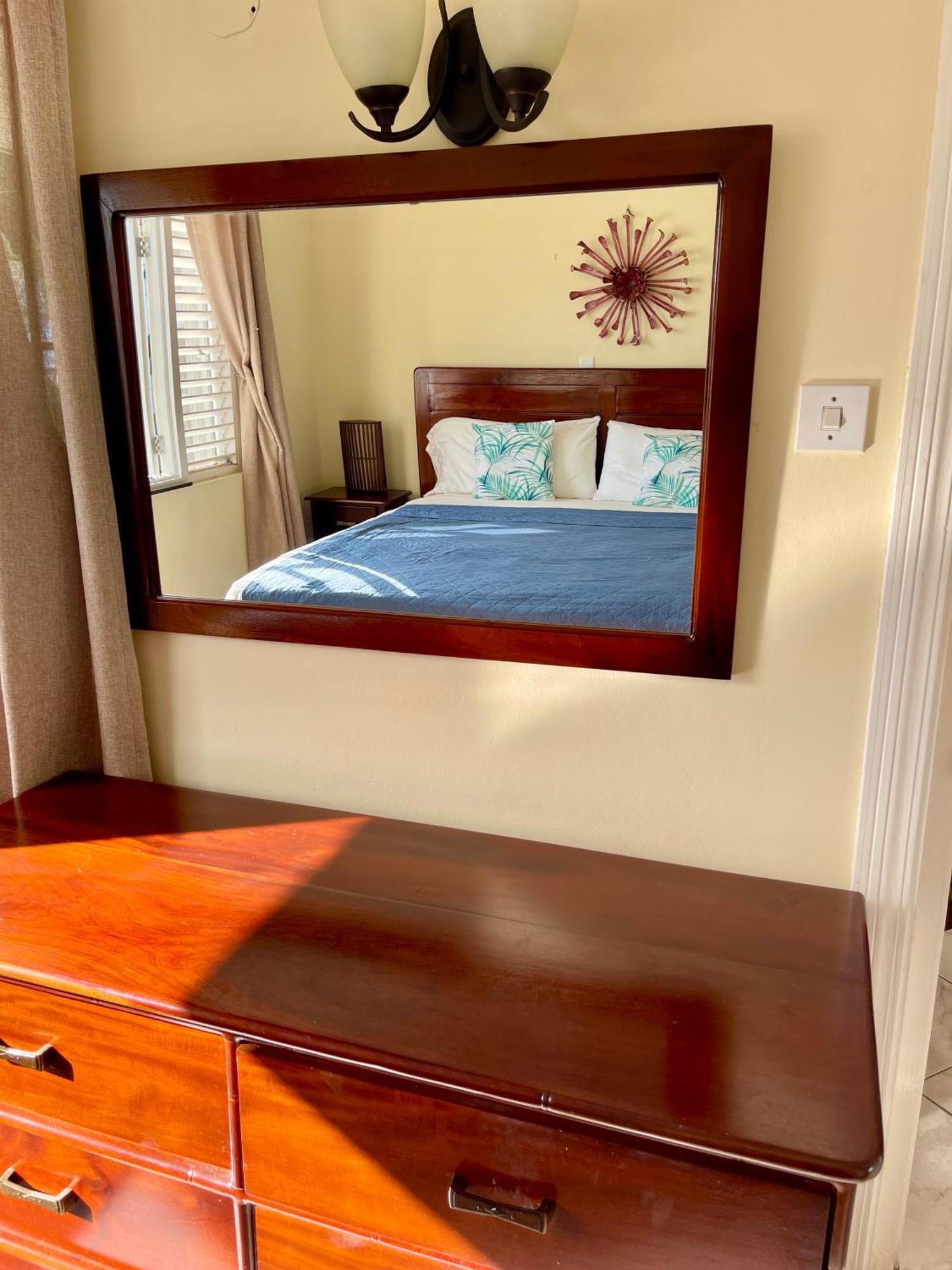 Luxury Apartments And Rooms,The Lagoons Montego Bay Exteriör bild