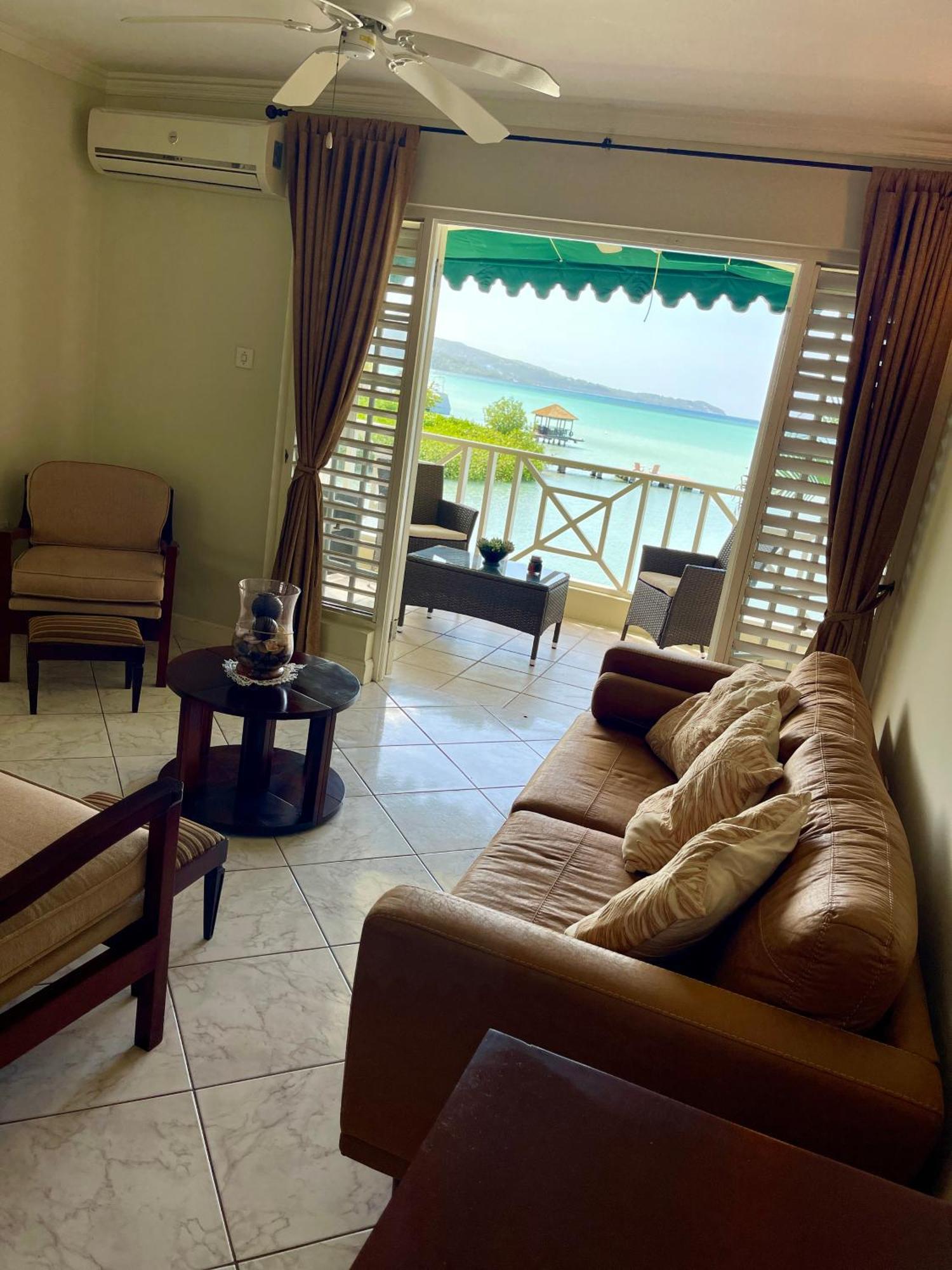 Luxury Apartments And Rooms,The Lagoons Montego Bay Exteriör bild