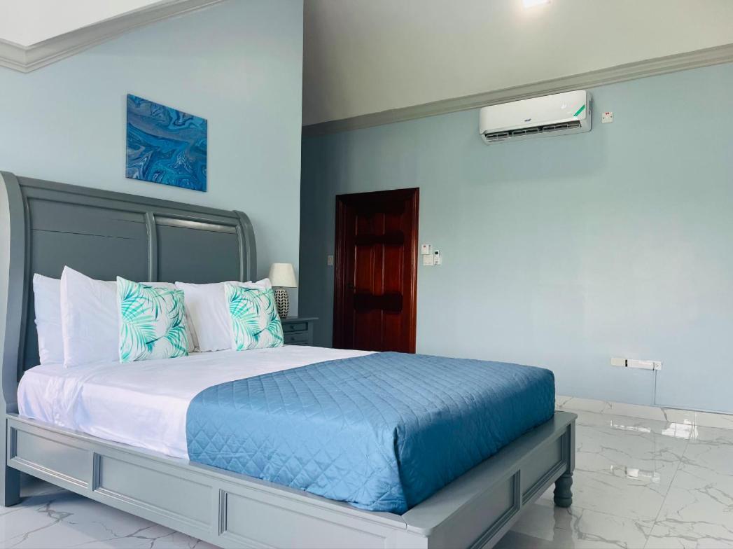 Luxury Apartments And Rooms,The Lagoons Montego Bay Exteriör bild